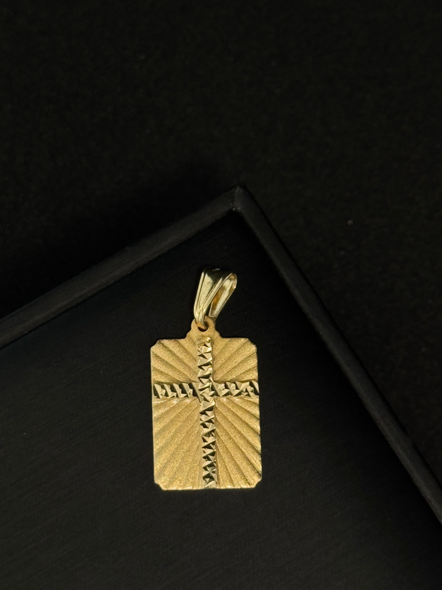 Dije Placa Cruz Diamantada